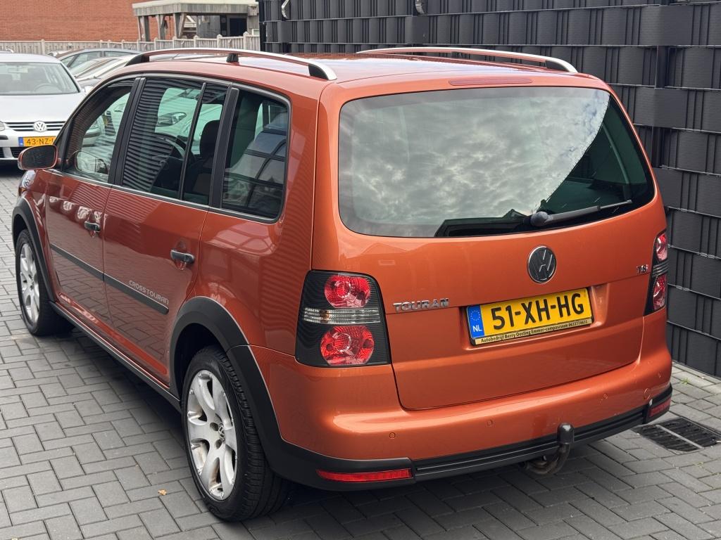 Volkswagen Touran 1.4 TSI Cross| ORANJE| CLIMA| DAB+| TREKHA, Auto's, Volkswagen, 13 km/l, Stof, Gebruikt, 1507 kg