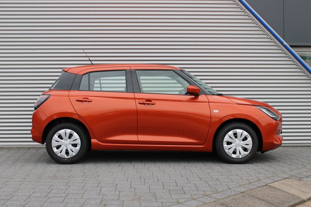 Suzuki Swift 1.2 Comfort Smart Hybrid | € 2.600,- voorraad, Stof, Zwart, Overige kleuren, 894 kg