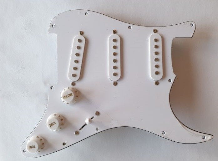 Squier stratocaster slagplaat SSS, Ophalen of Verzenden, Zo goed als nieuw, Elektrische gitaar