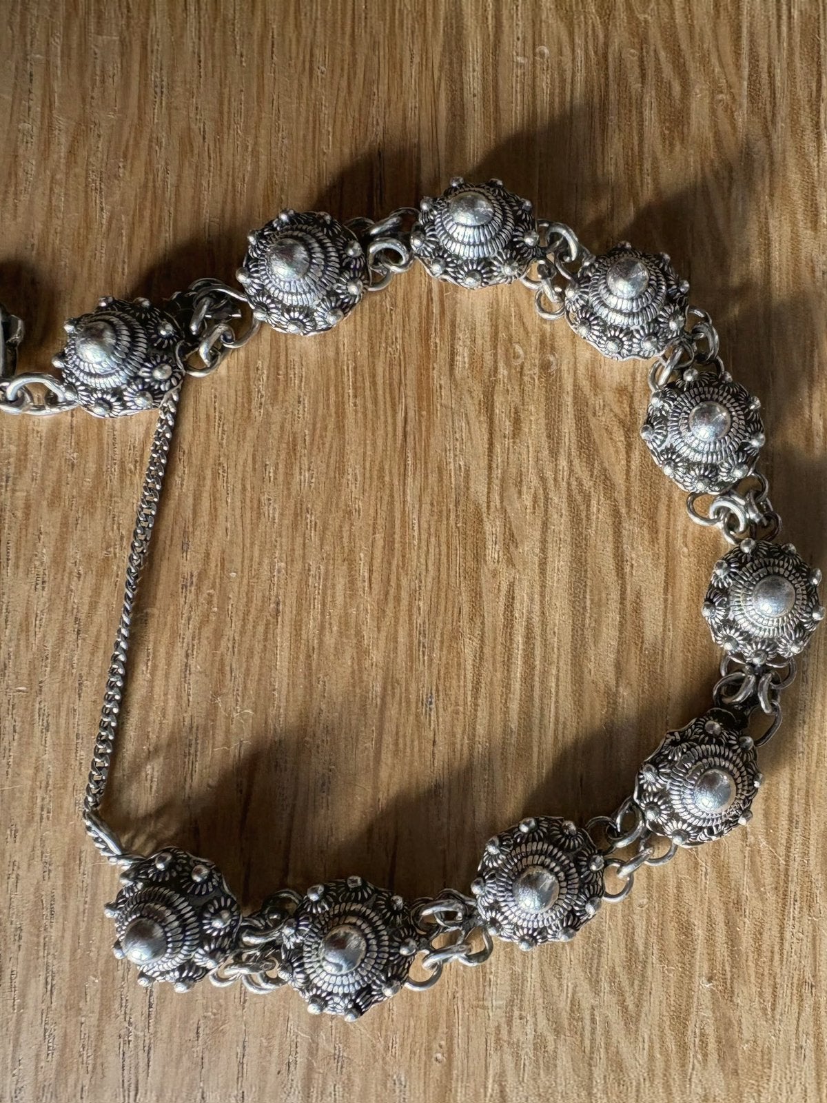 Mooie Zilveren Armband  Zeeuwse Knopen  10 stuks veilig slot, Ophalen of Verzenden, Zo goed als nieuw, Zilver, Zilver