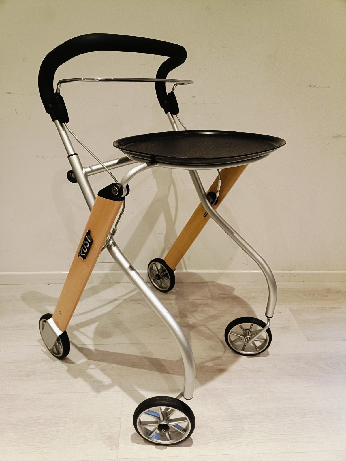 Trust Care Let’s Go Indoor binnen rollator incl Servicebeurt, Diversen, Rollators, -, -, Ophalen of Verzenden, Zo goed als nieuw