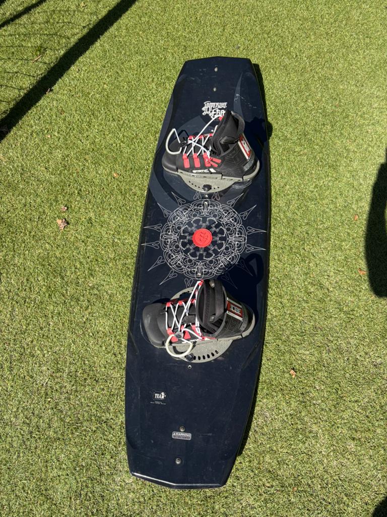 Wakeboard Hyperlite 142, Watersport en Boten, Ophalen, Gebruikt