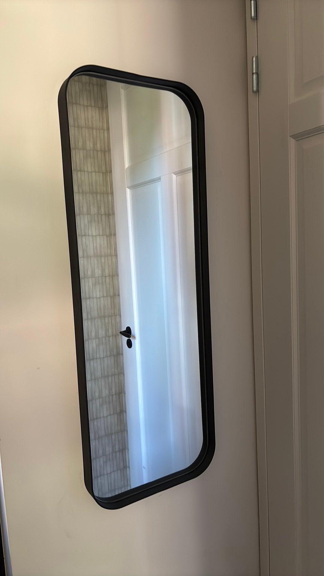 Prachtige speigel zwart sober, Huis en Inrichting, Woonaccessoires | Spiegels, Ophalen, Minder dan 50 cm, Zo goed als nieuw, Minder dan 100 cm