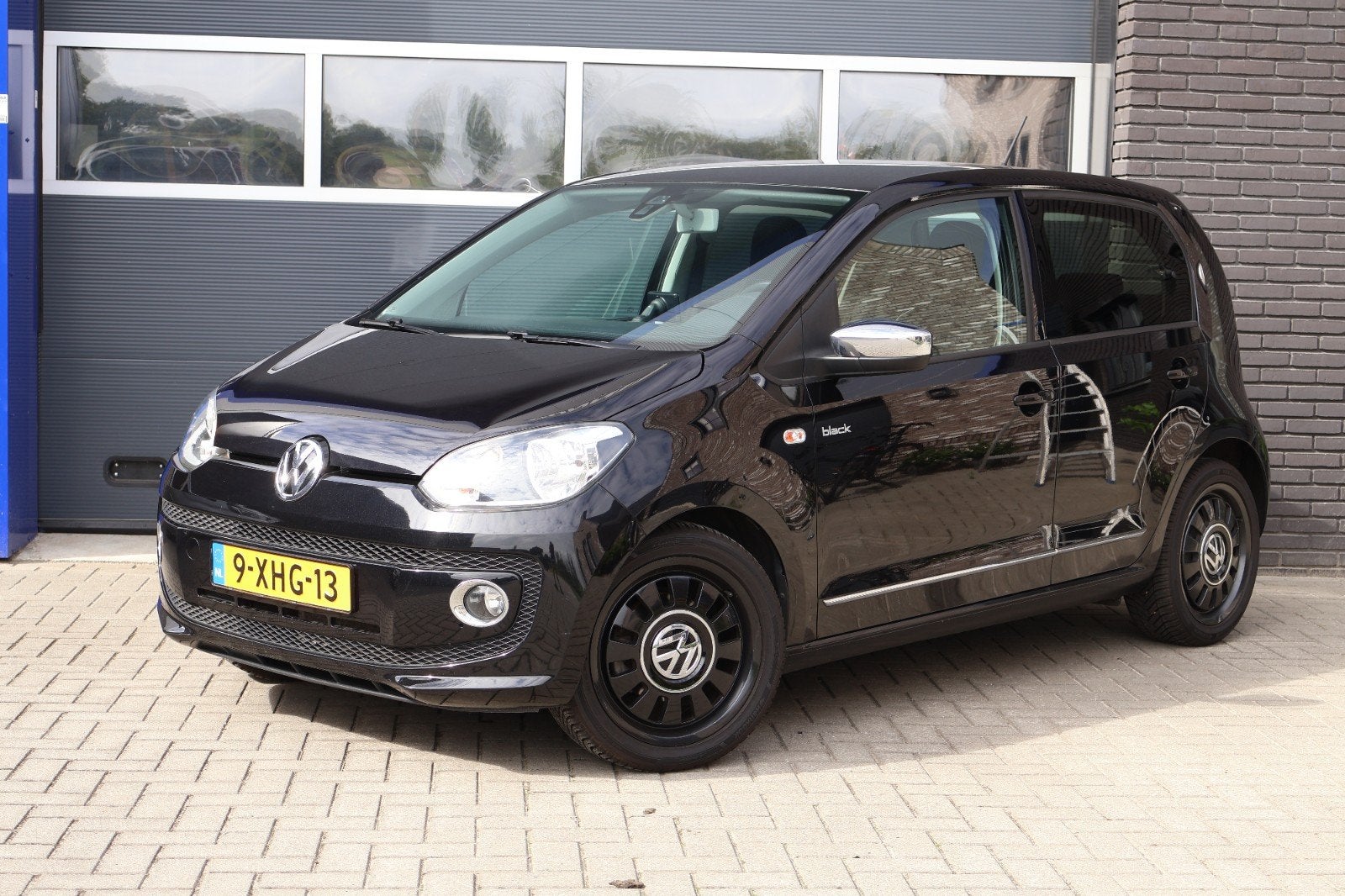 Volkswagen Up! Black Navi I Stoelverwarming I PDC, Auto's, Volkswagen, Voorwielaandrijving, Euro 5, 840 kg, Zwart