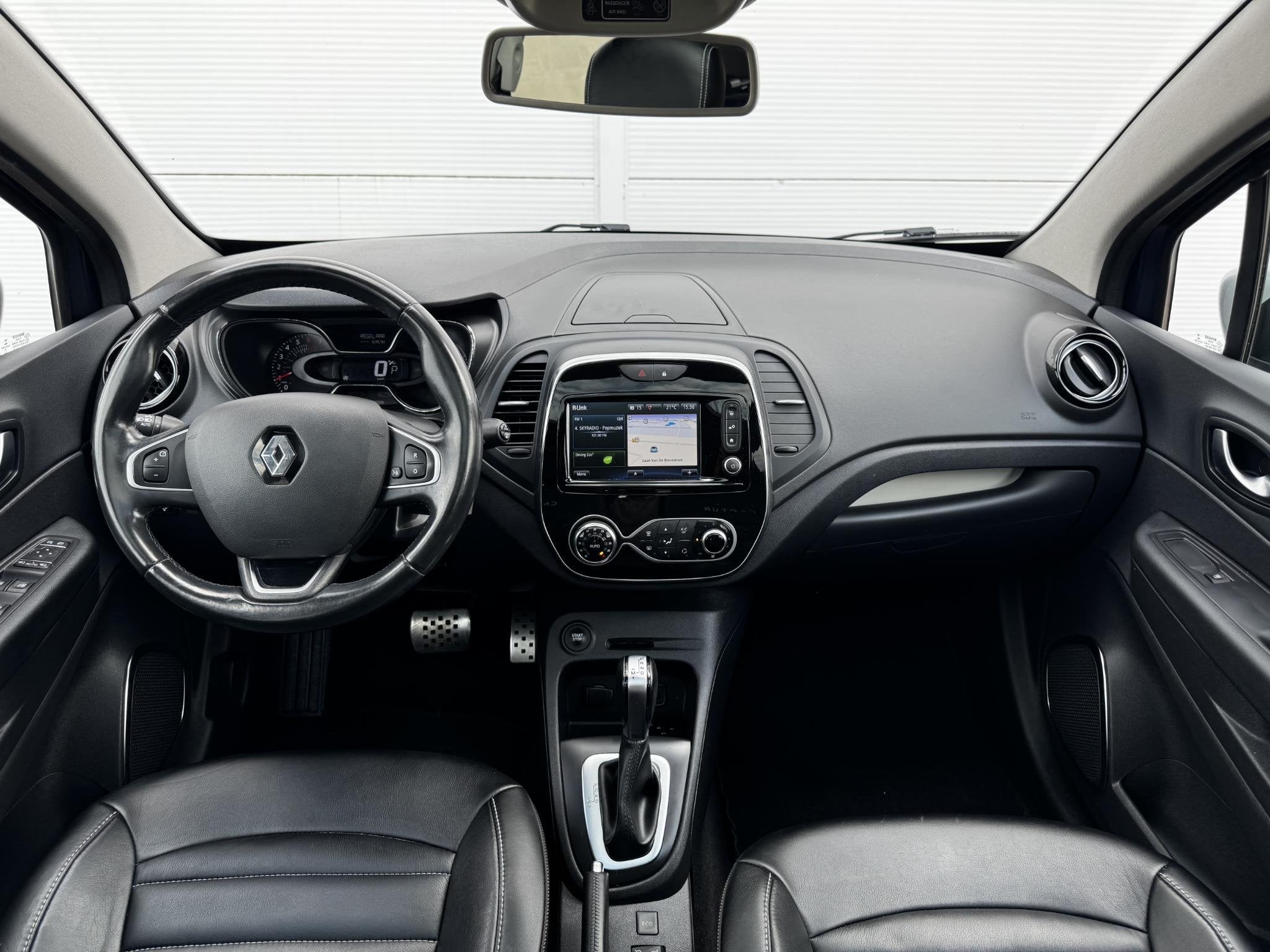 Renault Captur 1.3 TCe Intens /Cruise Control / Navigatie /, Auto's, Stof, Gebruikt, Euro 6, 4 cilinders