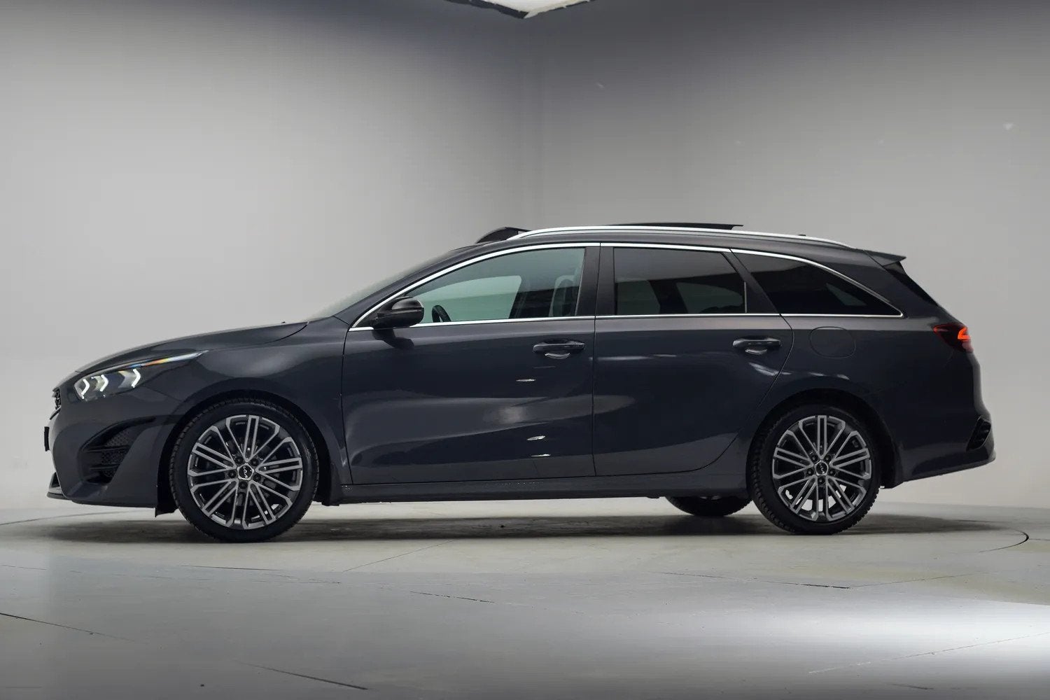 Kia Ceed Sportswagon 1.5 T-GDI GT-PlusLine Aut. [ Trekhaak P, Auto's, Automaat, Dealer onderhouden, Gebruikt, 4 cilinders