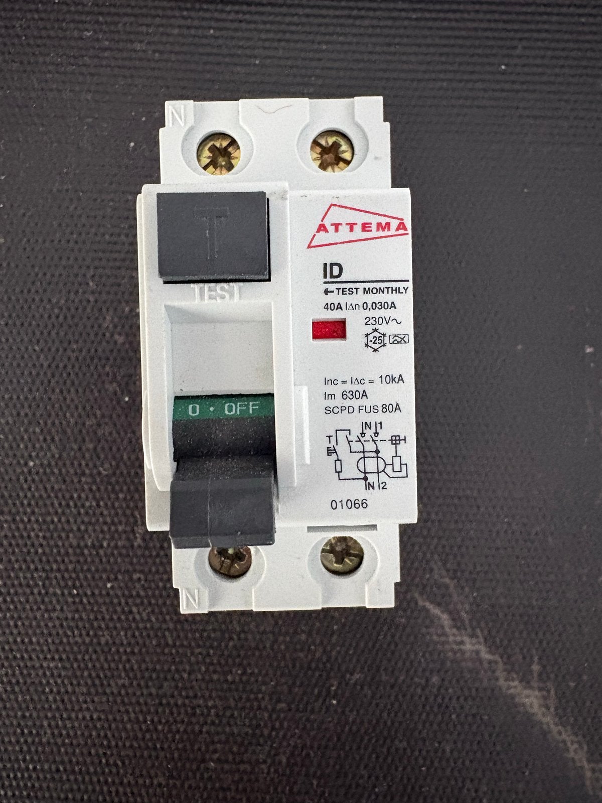 Attema Aardlekschakelaar 40A 0.030A 230V~, Doe-het-zelf en Verbouw, Elektra en Kabels, Ophalen of Verzenden, Gebruikt, Attema