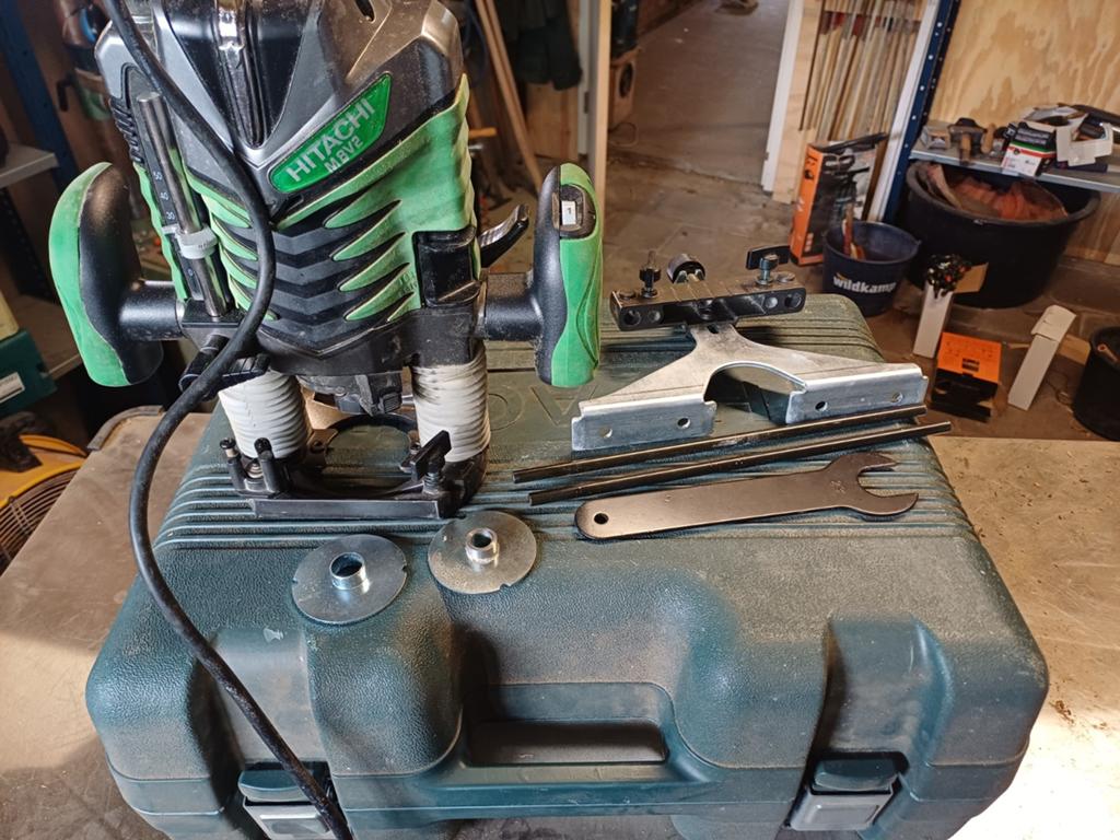 Hitachi M8V2 bovenfrees, Ophalen of Verzenden, Gebruikt, Elektrisch, Bovenfrees