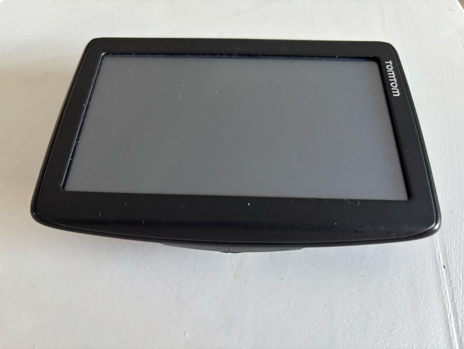 TomTom navigatiesysteem met hoes, 12v oplader, zuignaphouder, Ophalen, Gebruikt