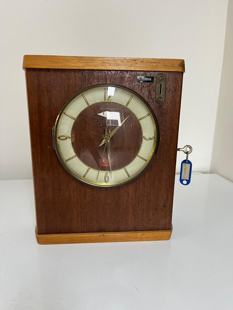 Vintage biljartklok, Ophalen