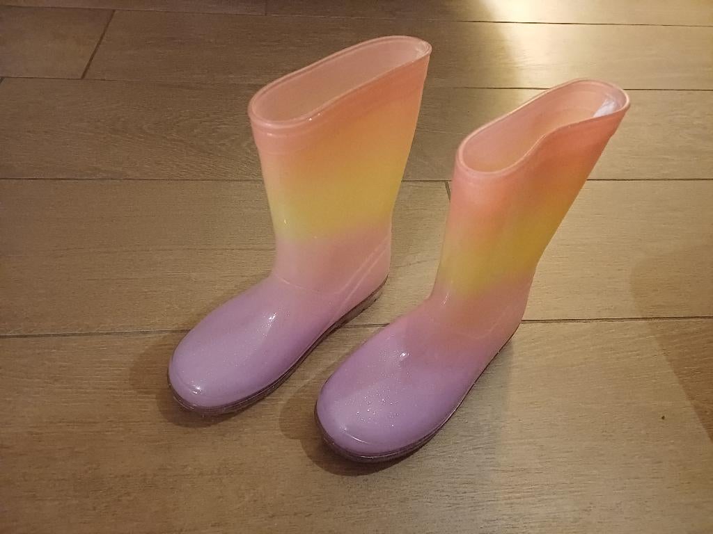 Kinderlaarzen, Kinderen en Baby's, Kinderkleding | Schoenen en Sokken, Jongen of Meisje, Ophalen of Verzenden, Primark, Laarzen