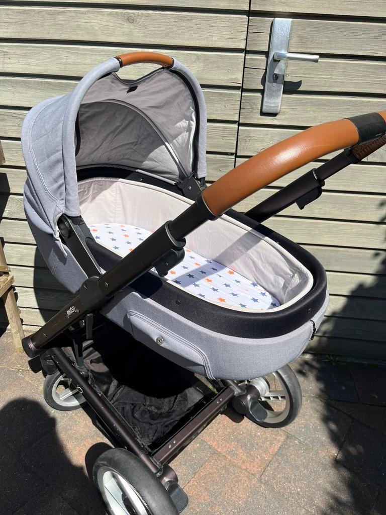 Mutsy i2 Kinderwagen  GRATIS bezorging in Assen en omgeving, Kinderen en Baby's, Kinderwagens en Combinaties, Gebruikt, Verstelbare duwstang
