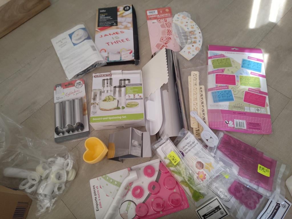 Bak spullen alles €10, Ophalen