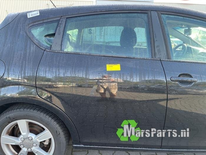 Portier 4Deurs rechts-achter van een Seat Leon (LC9Z)