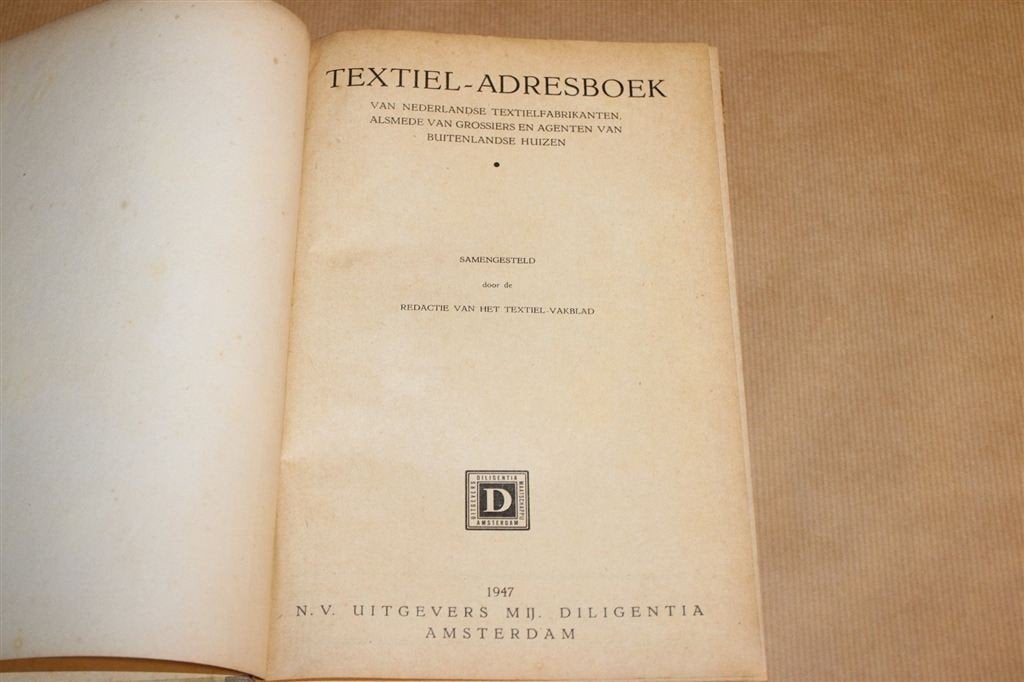 Textiel-Adresboek — Vintage Adresboek Fabrikanten [1947], Verzenden, Gelezen
