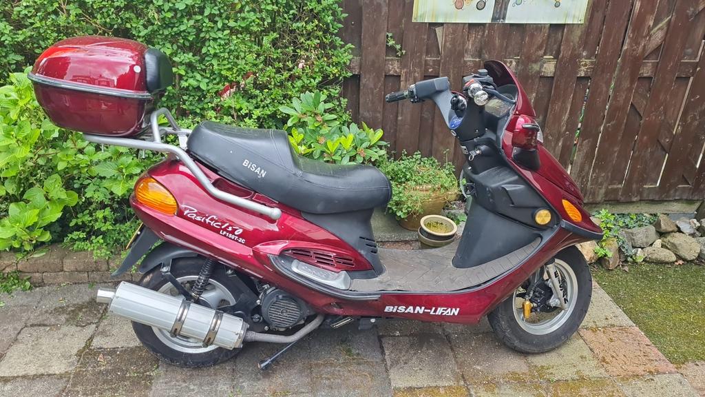 150cc motor scooter ruilen tegen alles loopt goed  nagekeken, Bedrijf, Scooter