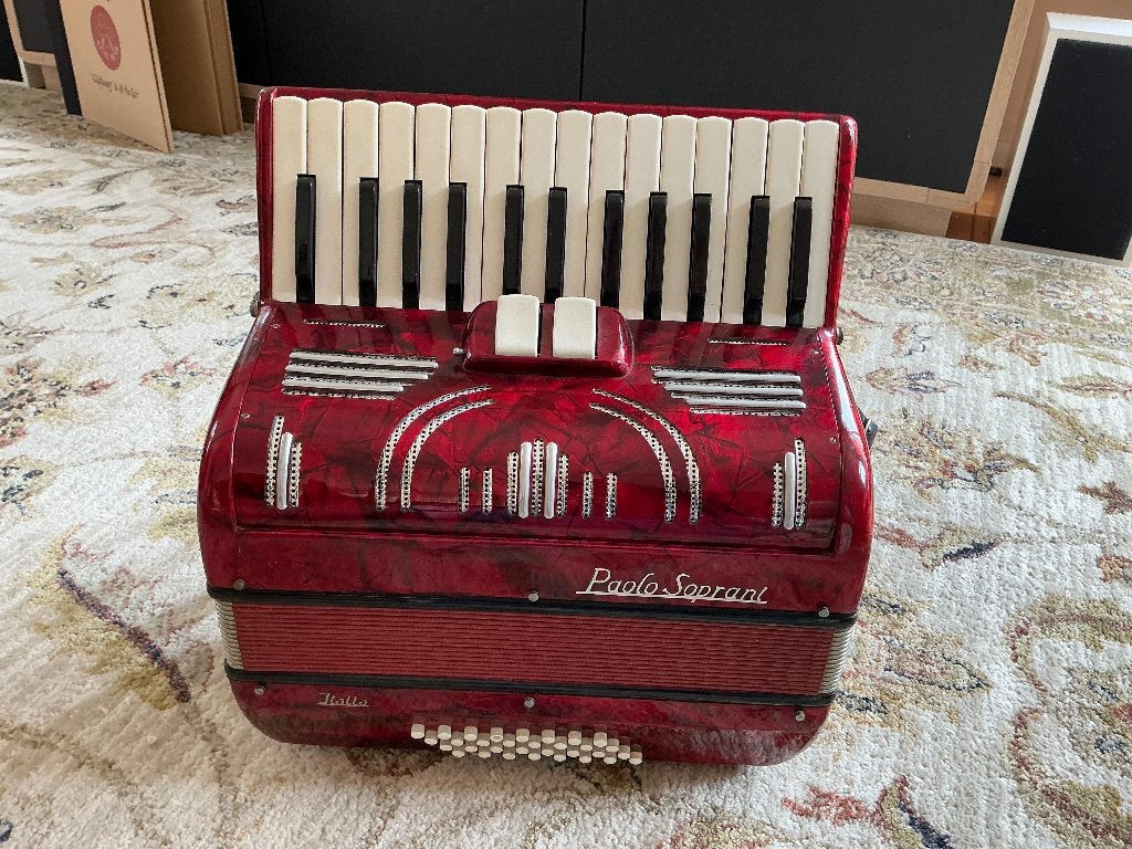 Accordeon, Gebruikt, 32-bas, Met koffer, Toetsaccordeon