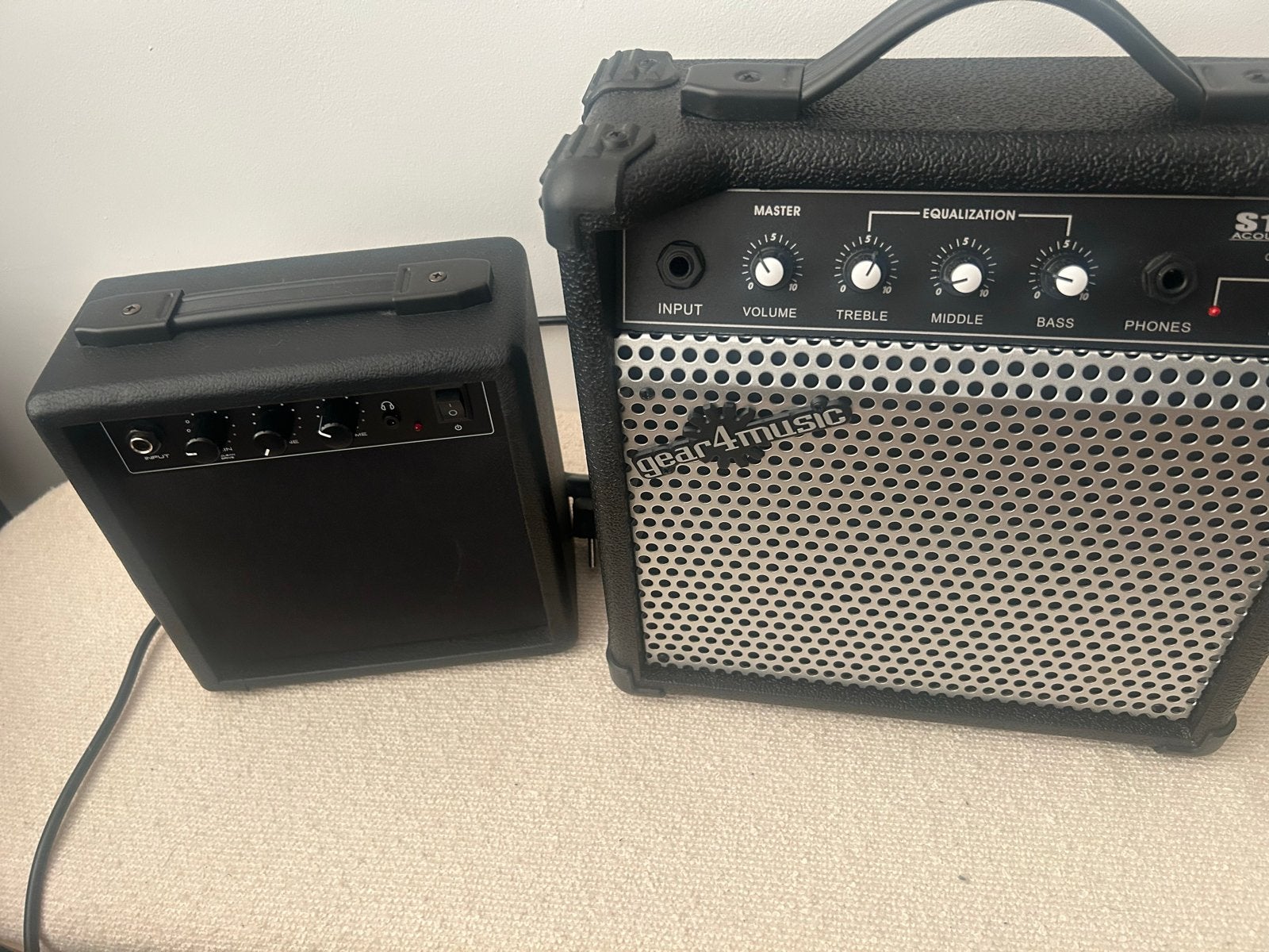 3 gitaarversterkers: Gear4music S15A en Harley Benton HB-, Muziek en Instrumenten, Versterkers | Bas en Gitaar, Ophalen, Gebruikt