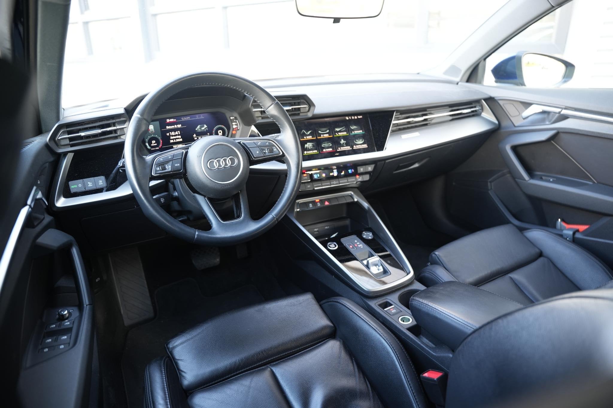 Foto 2 van Audi A3 Sportback 35 TFSI Business edition Leer LED Cruise C
