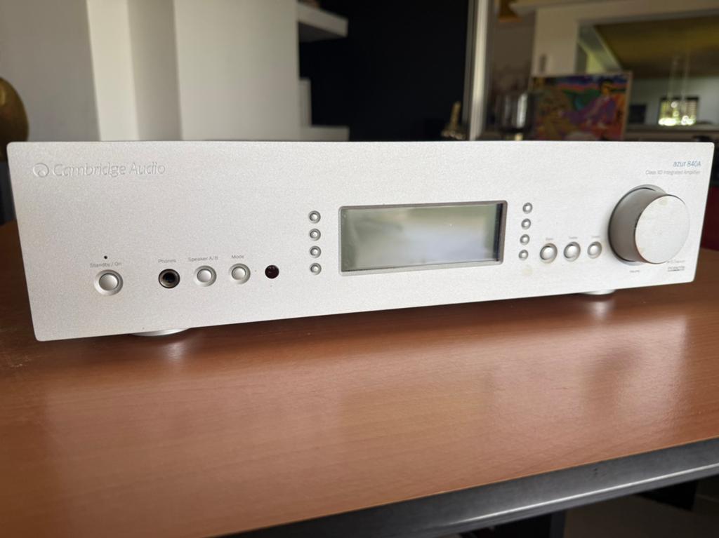 Cambridge Audio Azur 840A V2.0 Class XD Versterker, Ophalen, Zo goed als nieuw, 120 watt of meer, Overige merken