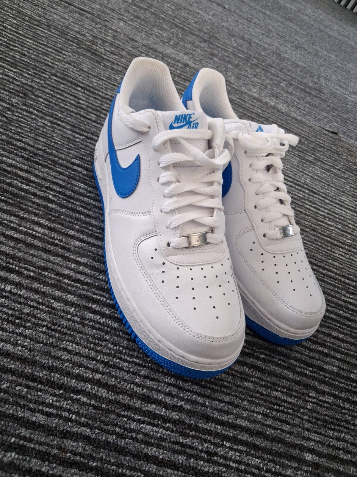Nike Air Force 1 Low Wit Blauw -  nieuw, Wit, Nike, Ophalen of Verzenden, Sneakers of Gympen