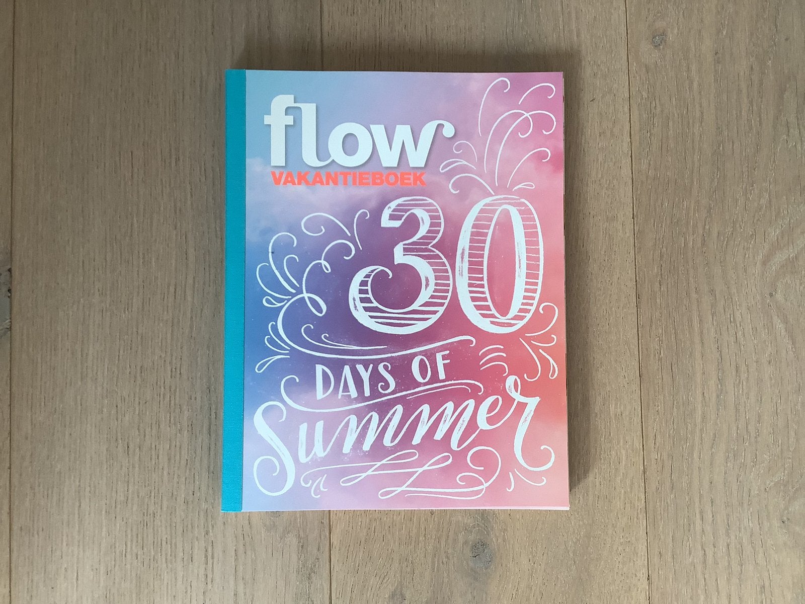 leuk FLOW vakantieboek, Ophalen of Verzenden, Zo goed als nieuw, Damesbladen