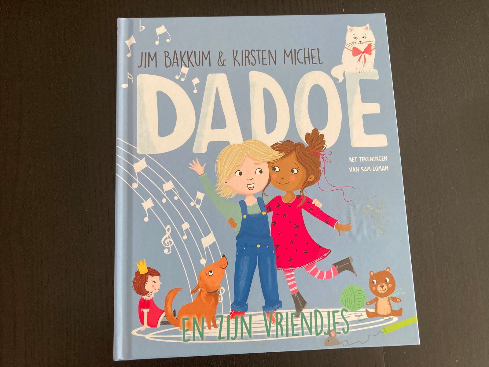 Dadoe en zijn vriendjes boek + CD, Fictie algemeen, Ophalen of Verzenden, Zo goed als nieuw, Kirsten Michel; Jim Bakkum