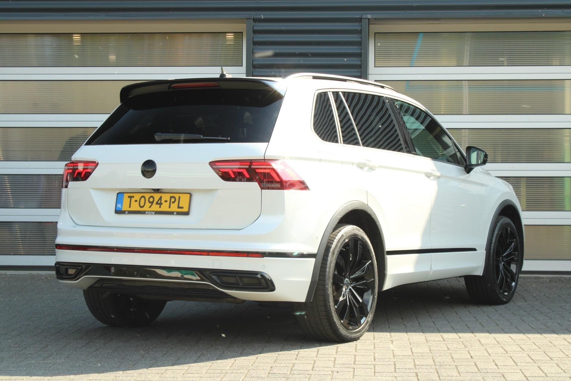 Volkswagen Tiguan 1.4 TSI 245pk eHybrid R-Line Business | Pa, Stof, Euro 6, 4 cilinders, Wit