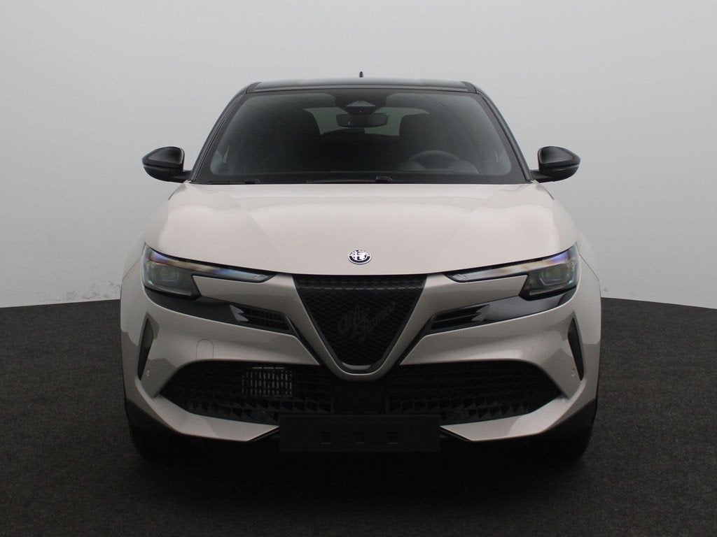 Alfa Romeo Junior 1.2 Turbo Ibrida Ti | Navigatie | Camera |, Auto's, Alfa Romeo, 145 pk, 1280 kg, 1199 cc, Origineel Nederlands