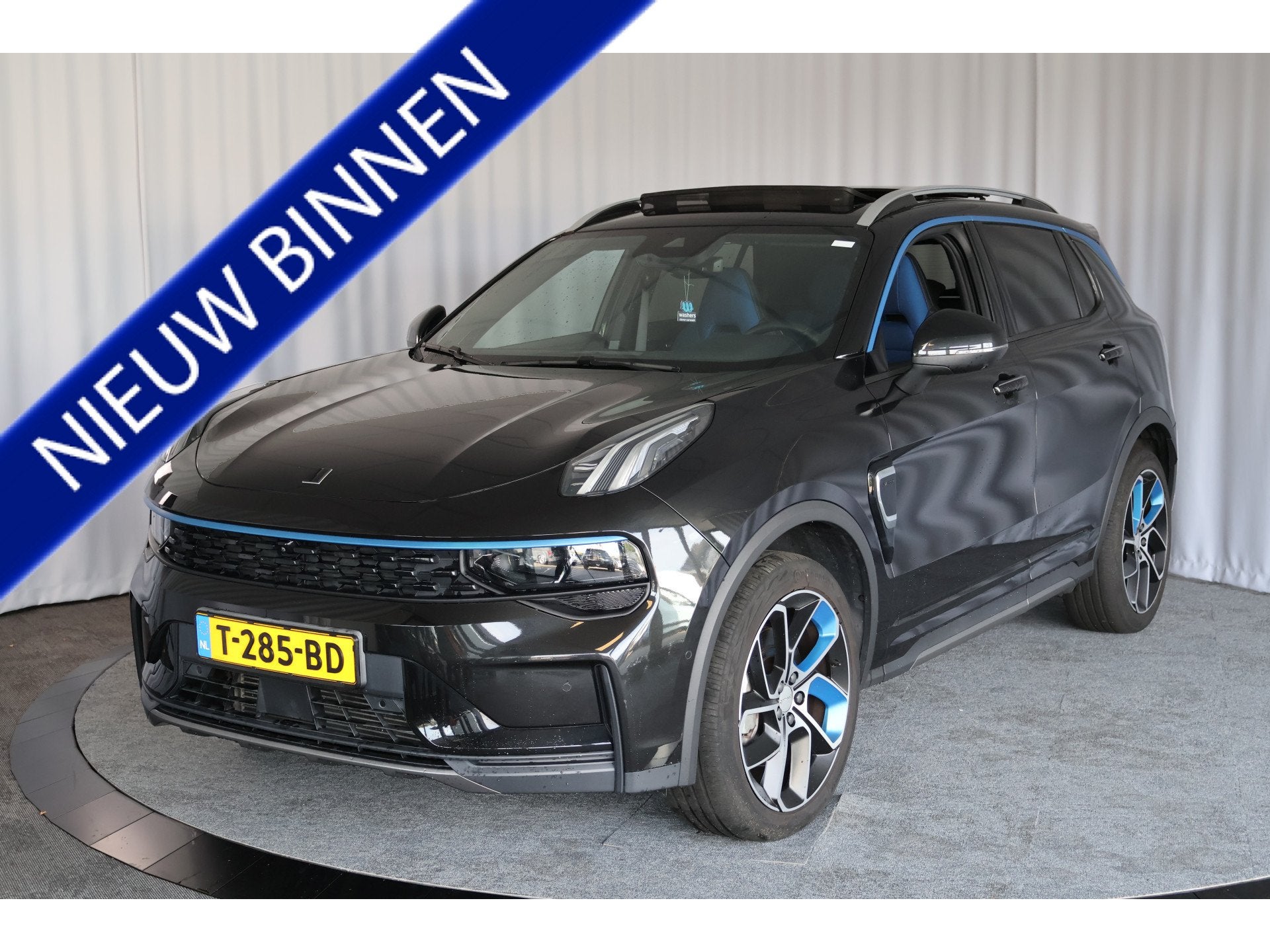 Lynk & Co 01 1.5 PHEV, NAP, Panoramadak, 360camera, zwarte h, Auto's, Stof, Euro 6, Zwart, Origineel Nederlands