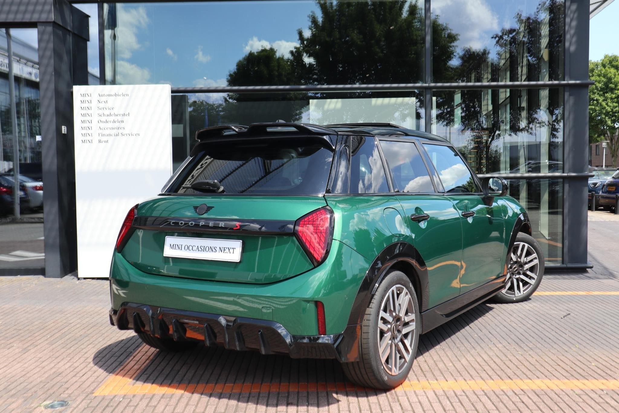 MINI 5-Deurs Cooper S | John Cooper Works | Panorama Dak | H, Gebruikt, 4 cilinders, Met garantie (alle), Leder en Stof