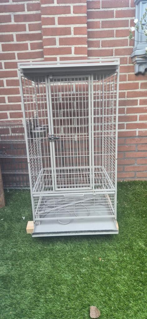 Mooie papegaaien kooi, Dieren en Toebehoren, Ophalen of Verzenden, Metaal, Vogelkooi