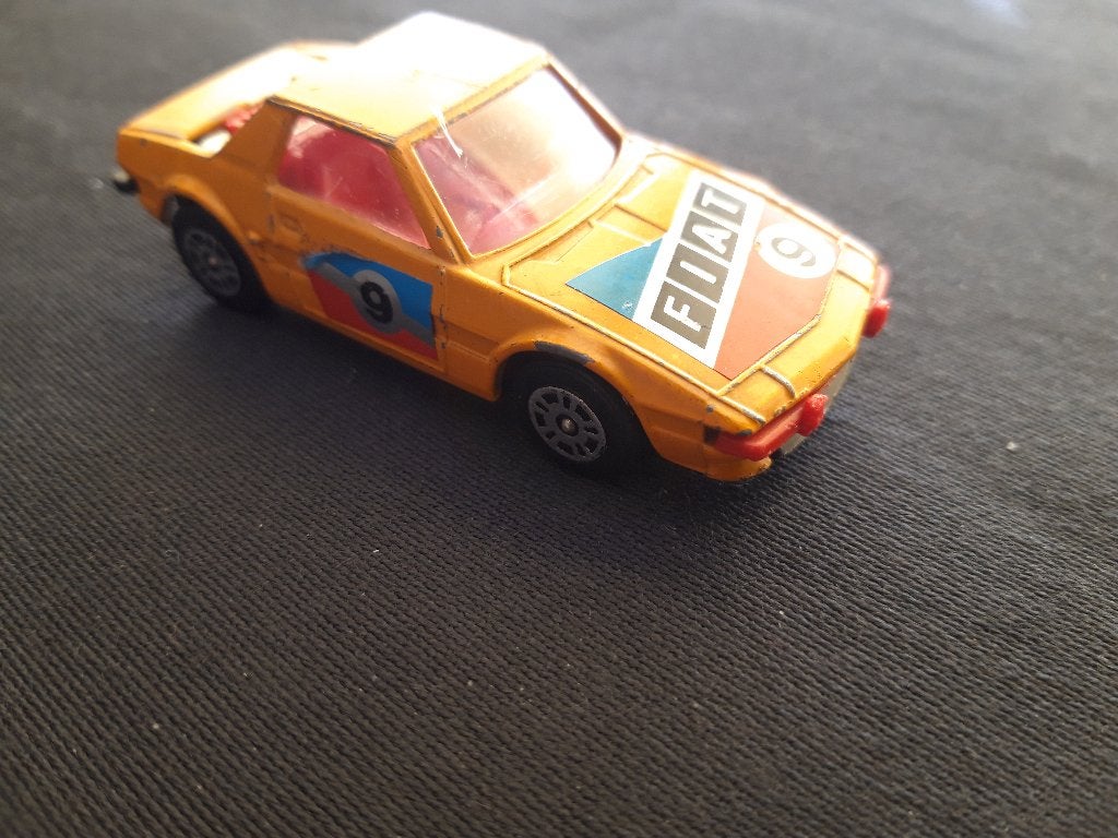 Fiat X 1/9 geel Corgi Junior, Ophalen of Verzenden, Gebruikt, Auto