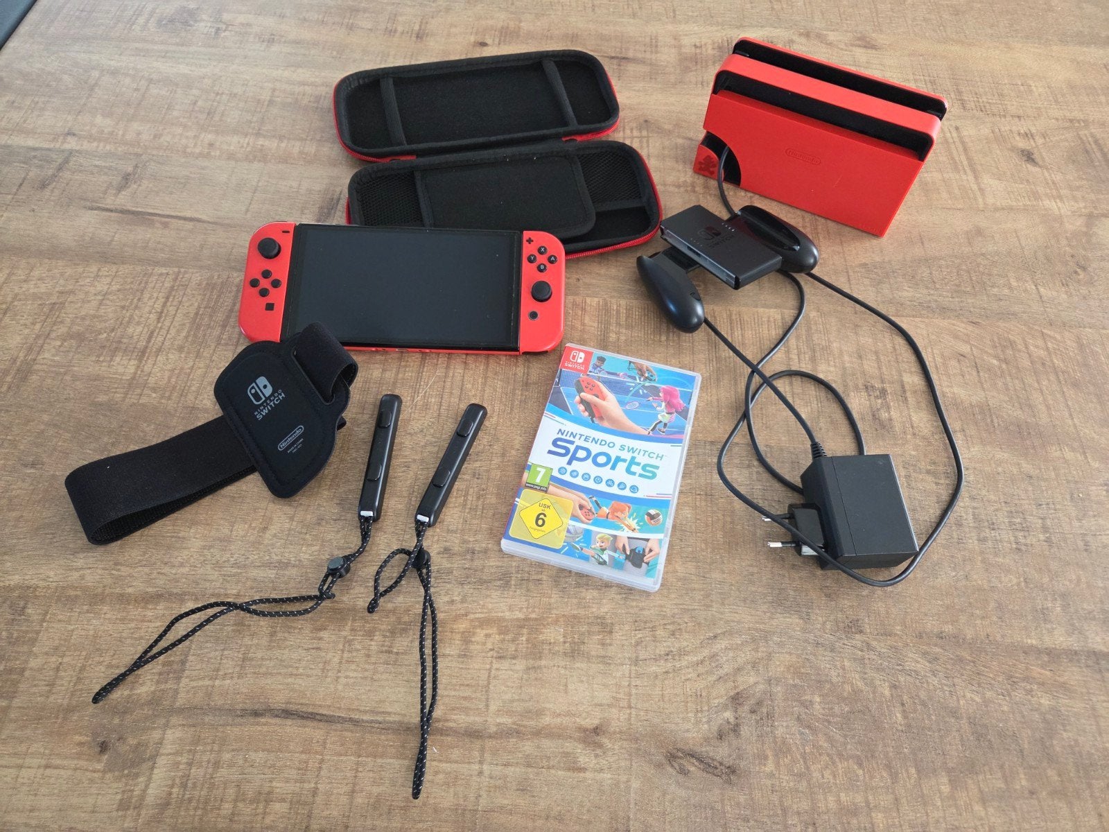 Nintendo Switch Oled met beschermhoes controllers en spel, Ophalen, Zo goed als nieuw, Met 1 controller, Switch OLED