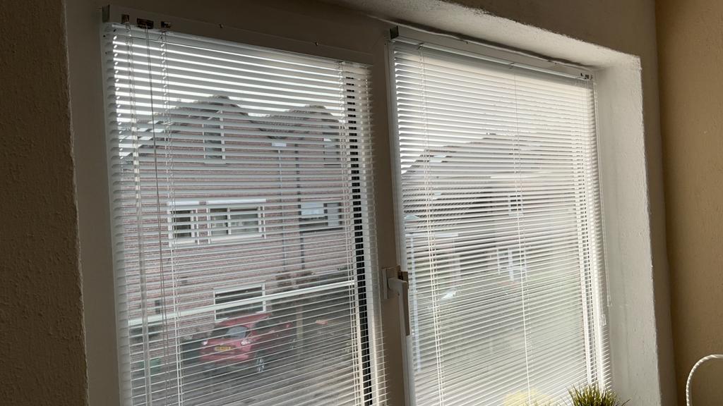 Witte luxaflex metaal, Huis en Inrichting, Ophalen, Zo goed als nieuw, 150 tot 200 cm