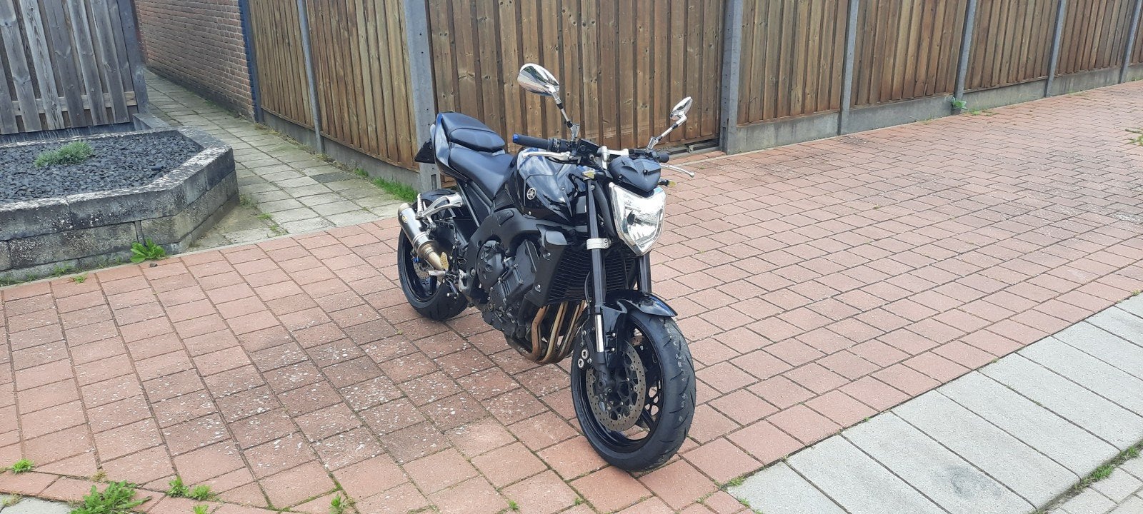 Yamaha FZ1 2006 – Goede staat, sportieve allrounder, Sportuitlaat, 4 cilinders, Gebruikt, Particulier