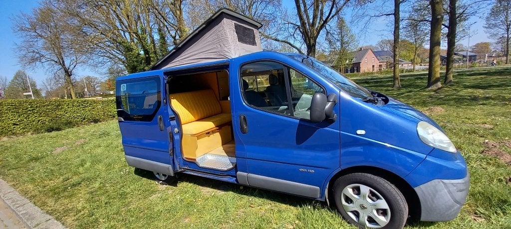 Buscamper Renault Trafic hefdak zonnepaneel, Caravans en Kamperen, Tot en met 2, Particulier, Overige merken, Raamblindering