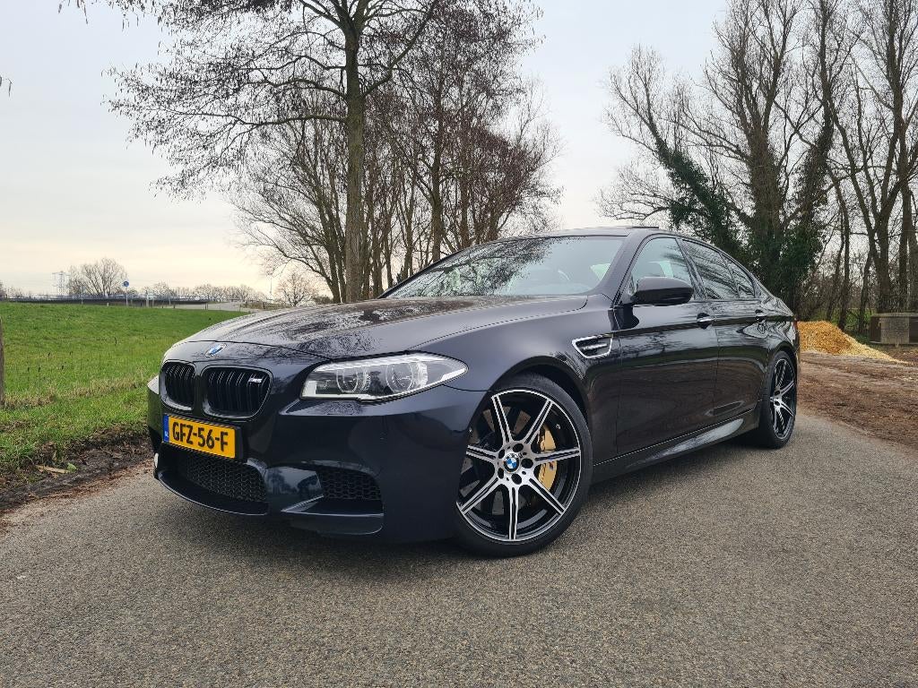 BMW M5 Competition 600pk DCT 2017 Zwart 1/15 last200 Keramik, Automaat, USB, Achterwielaandrijving, 2000 kg