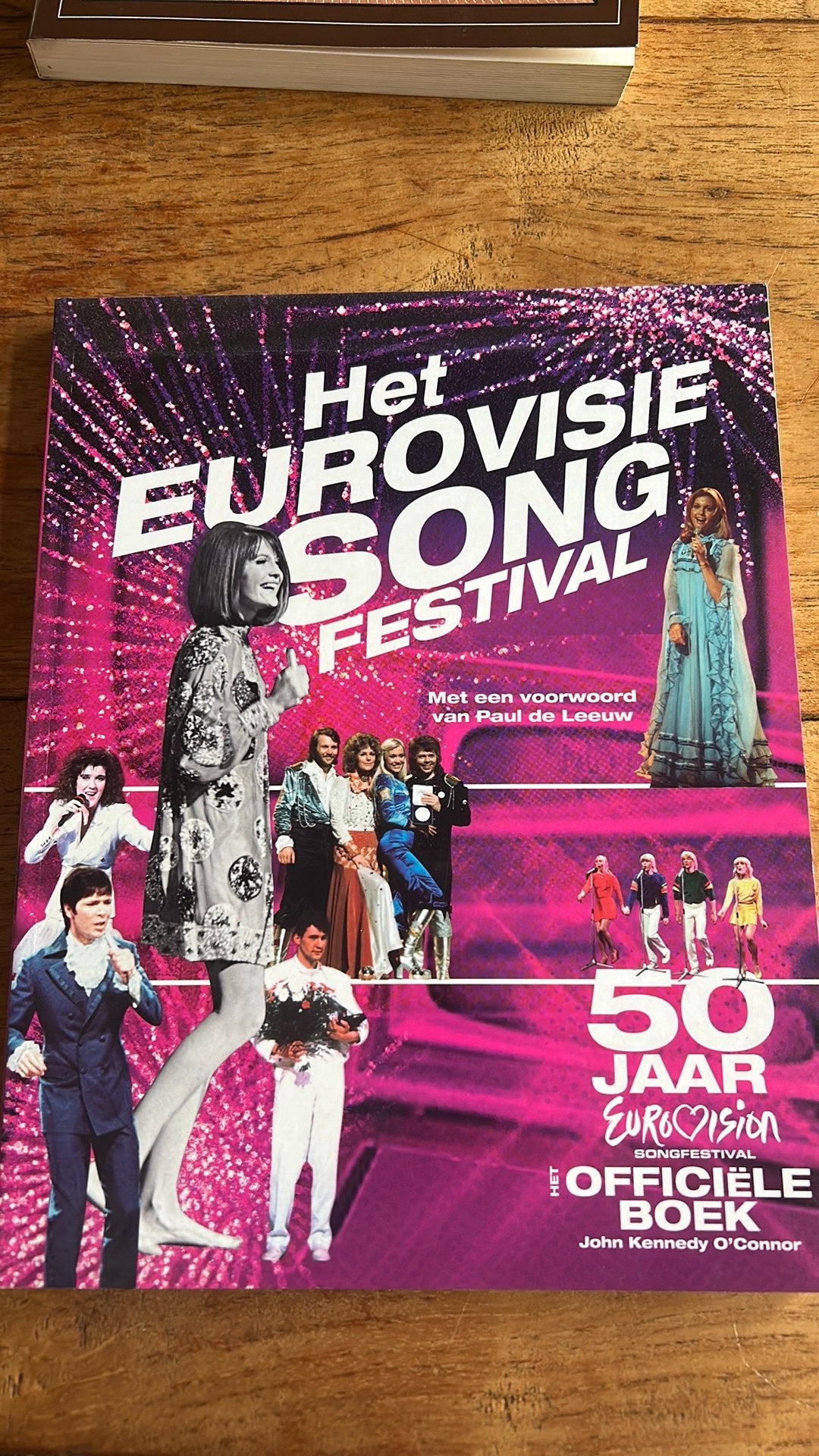 Het Eurovisie Songfestival: 50 Jaar Officieel Boek, Ophalen of Verzenden, Zo goed als nieuw, Artiest, J. Kennedy O'Connor