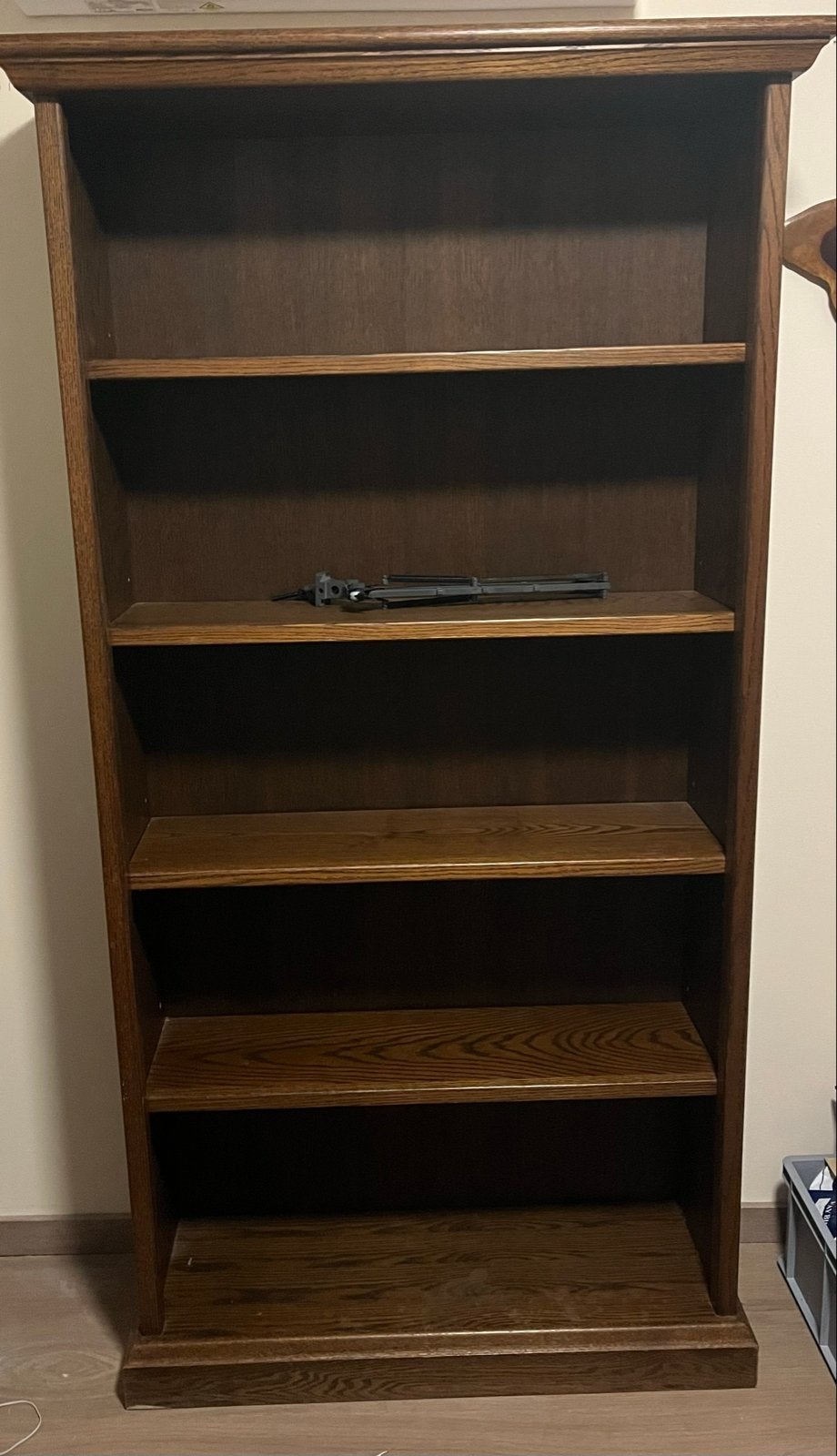 Mooie houten boekenkast met 5 planken, Met plank(en), Zo goed als nieuw, 150 tot 200 cm, 25 tot 50 cm