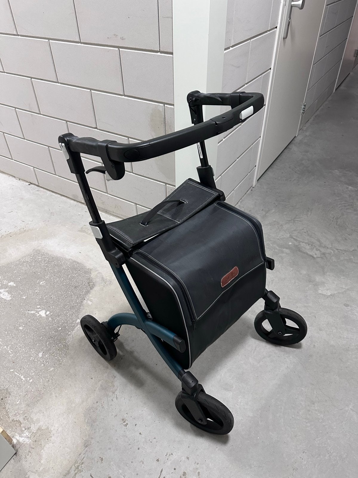 Rollator Rollz Flex jungle green, Diversen, Rollators, Ophalen, Opvouwbaar, Gebruikt