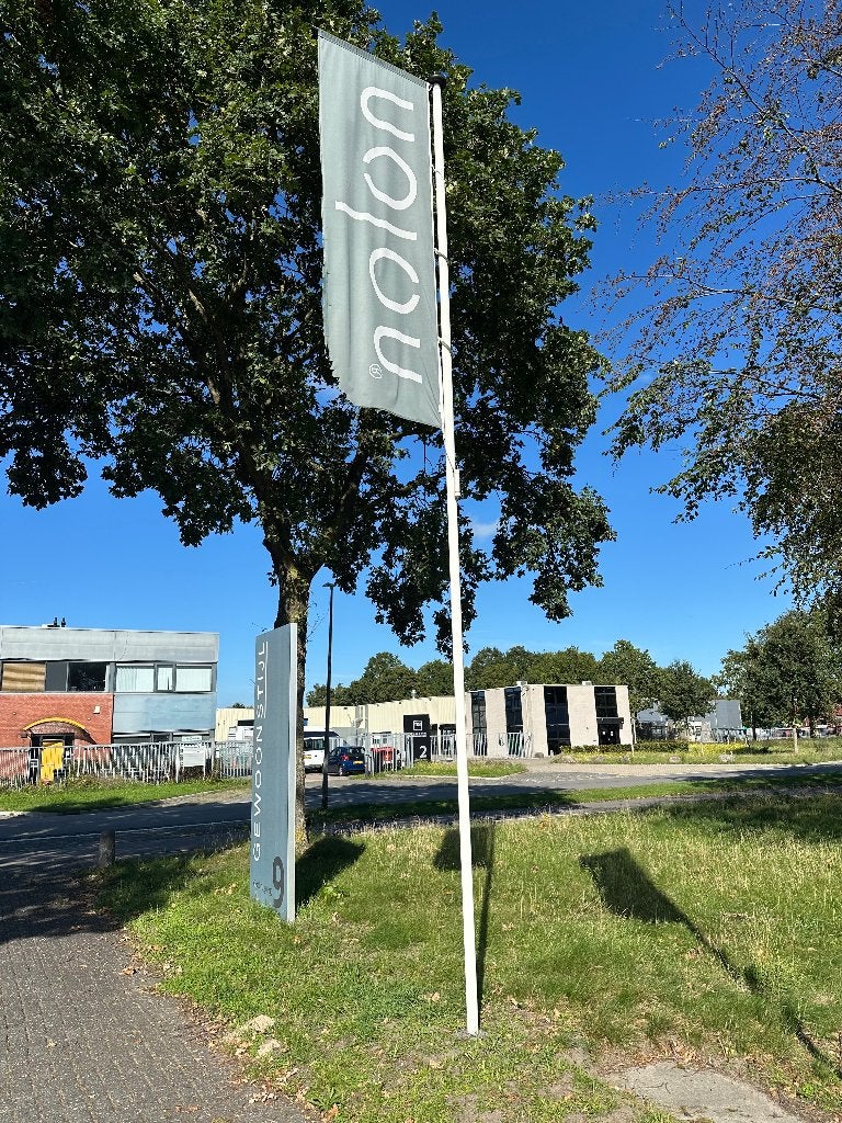 Vlaggenmast, banier 7 meter conisch aluminium kantelbaar wit, Ophalen, Zo goed als nieuw