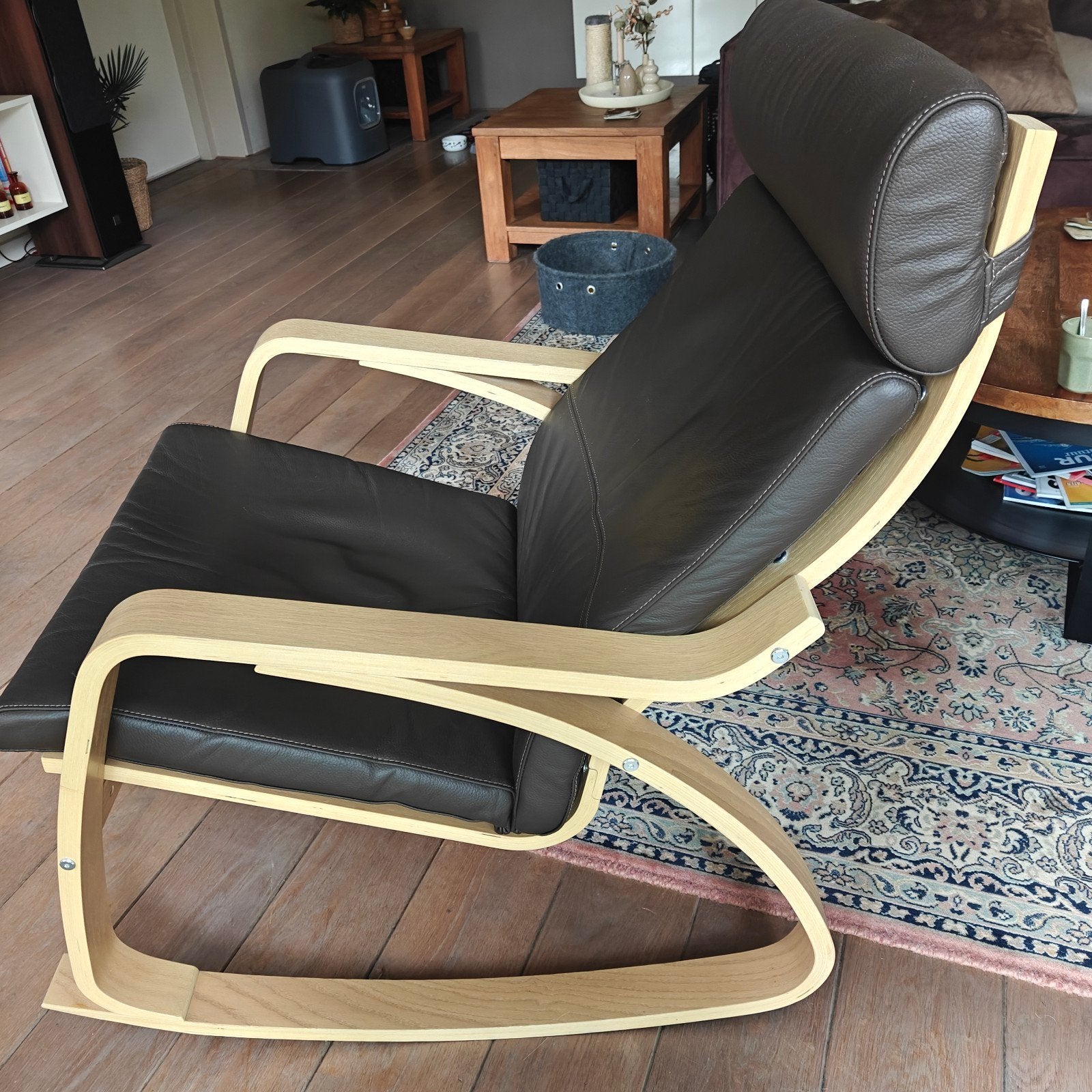 IKEA Poang schommelstoel met leren bekleding., Huis en Inrichting, Stoelen, Ophalen, Modern, Comfortabel, Bruin, Zo goed als nieuw