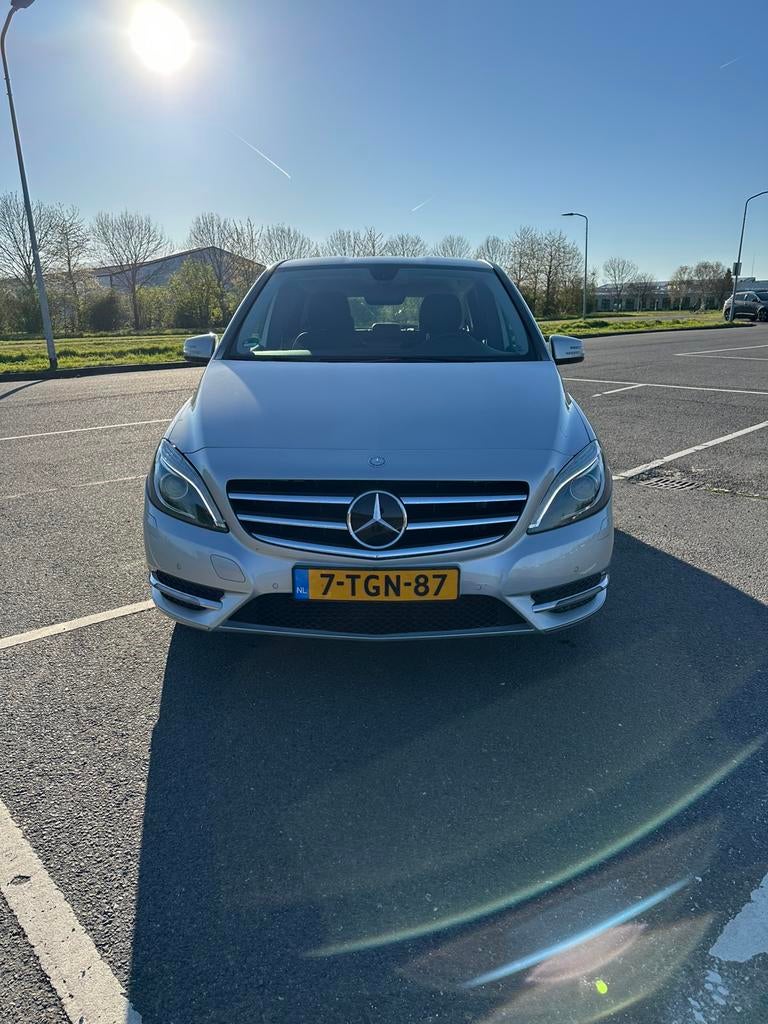 Mercedes-Benz B-Klasse 1.6 B180 5DRS BE Dct7 2014 Grijs, 1325 kg, Zwart, 4 cilinders, 122 pk