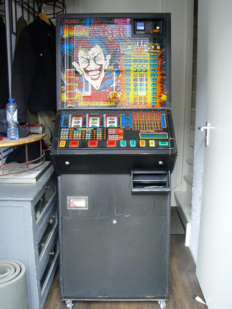 Jolly Joker gokkast, Verzamelen, Automaten | Gokkasten en Fruitautomaten, Euro, Ophalen, Zo goed als nieuw, Met sleutels