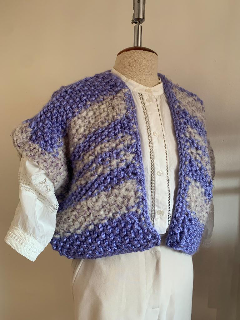 Kort mouwloos vestje streep motief lila grijs S/M - 36/38, Verzenden, Zo goed als nieuw, Maat 38/40 (M), Grijs