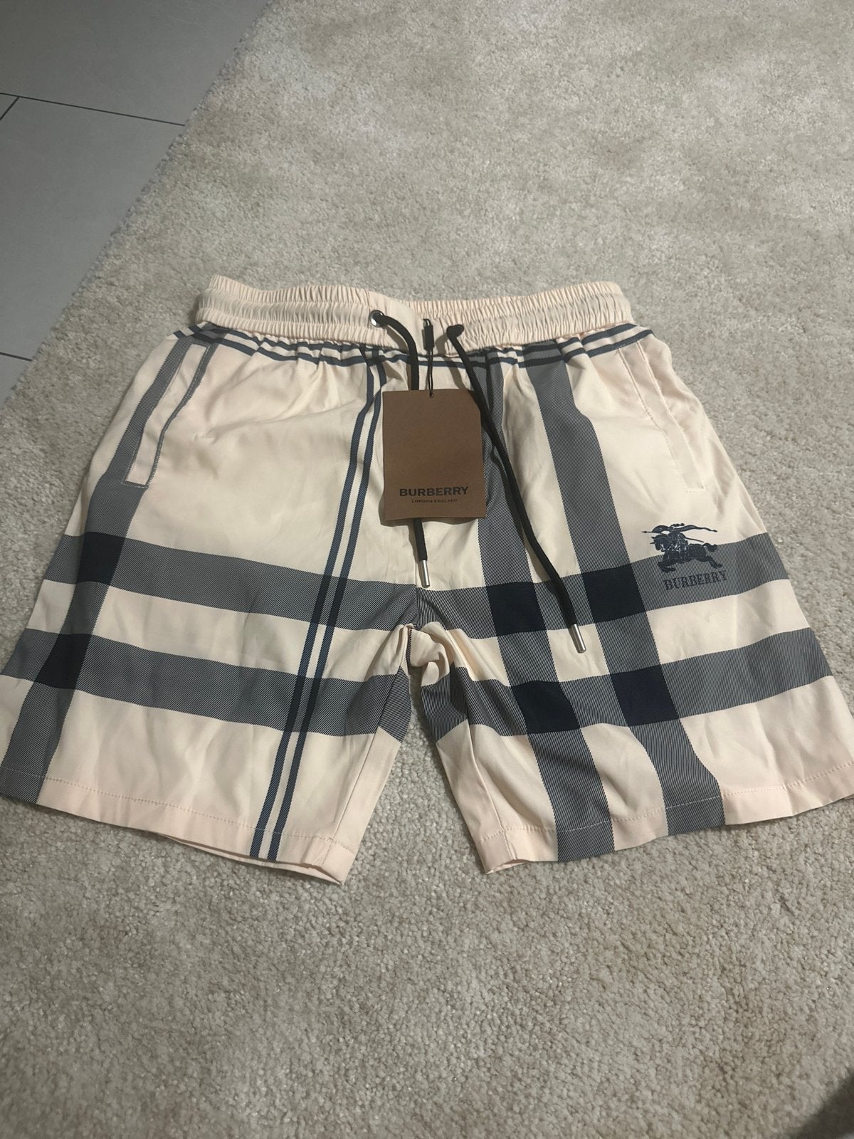 2x Burberry Shorts – Maat L – Nieuw met tags, Ophalen of Verzenden, Nieuw, Maat 52/54 (L), Meerkleurig