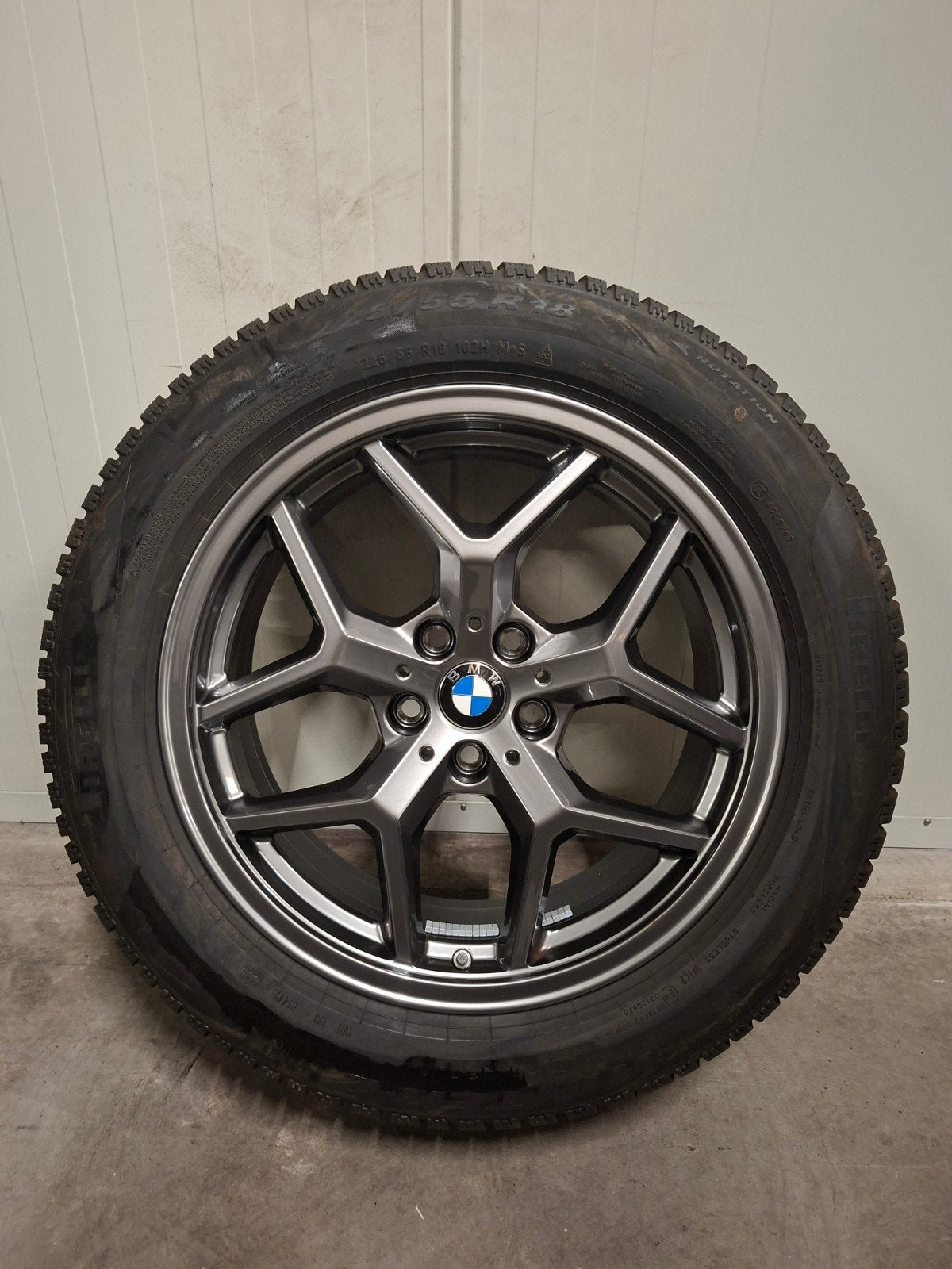 18' BMW 5 Serie i5 G60 G61 Styling 932 met winterbanden 8mm, Auto-onderdelen, 18 inch, Banden en Velgen, Personenwagen, 225 mm