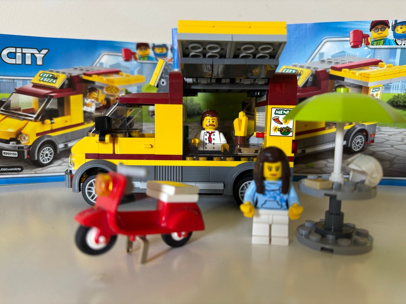 LEGO City Pizzawagen 60150 met minifiguren en accessoires, Ophalen of Verzenden, Zo goed als nieuw, Overige merken