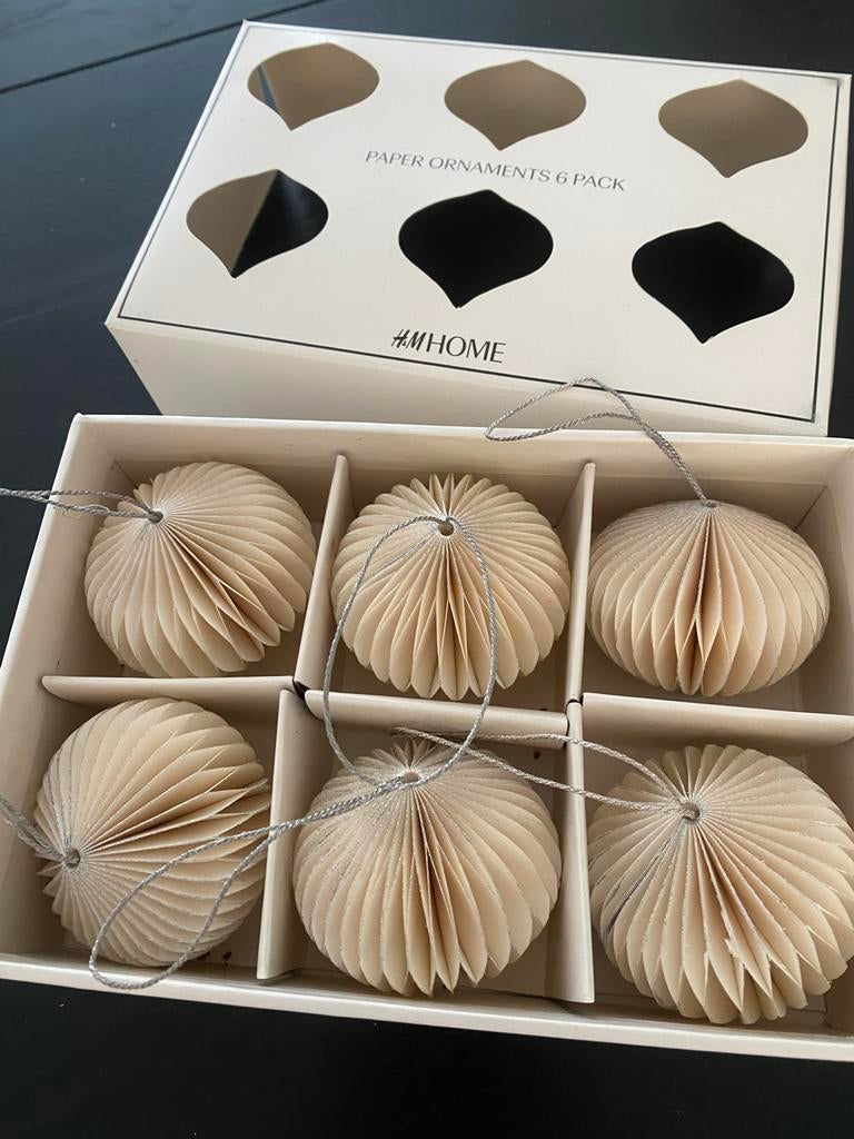 H&M Home papieren ornamenten 6x nieuw in doos, Ophalen, Nieuw, Beige, Papier/karton